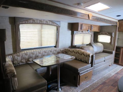 Timber Ridge Travel Trailer:  For delivery and Pick-Up only Remorque tractable in Folsom