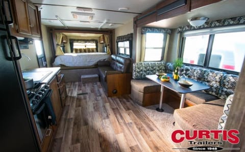 27' Keystone Outback bought new June 2017 Tráiler remolcable in Monument