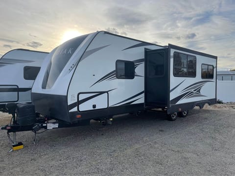 Forest River 261bhxl camper sleeps up to 9 Towable trailer in Garden City