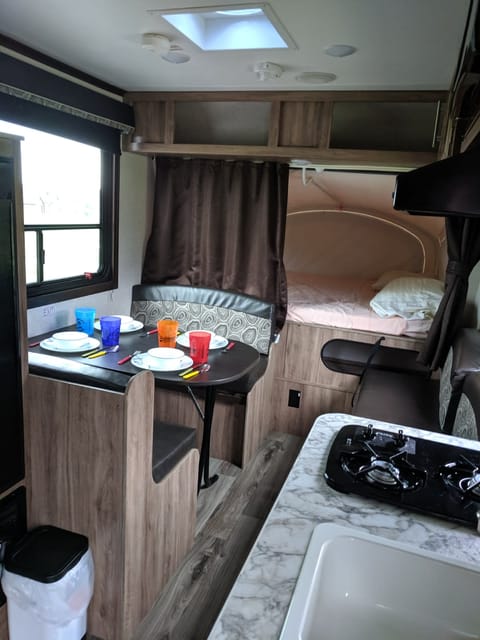 Hybrid Camper RV! Towable trailer in Yukon