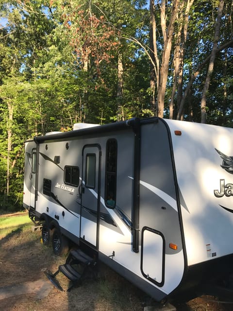 Luxury 2016 Jayco 23bhm Towable trailer in Wake Forest