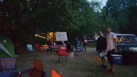 Cozy & Durable Travel Trailer Towable trailer in Ann Arbor