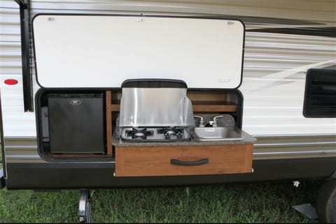 The Jay-Rugger Escape Towable trailer in Hurst