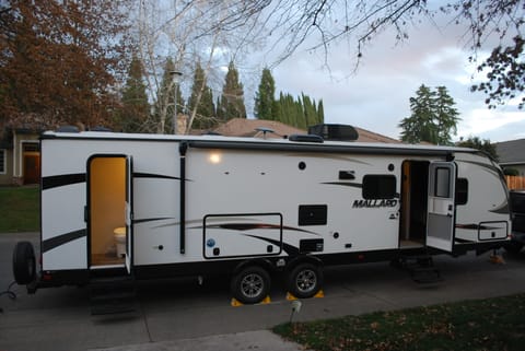 Take the comforts of home to great outdoors! Remorque tractable in Citrus Heights
