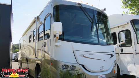 King's RV - Made for the open road! Drivable vehicle in Atascadero