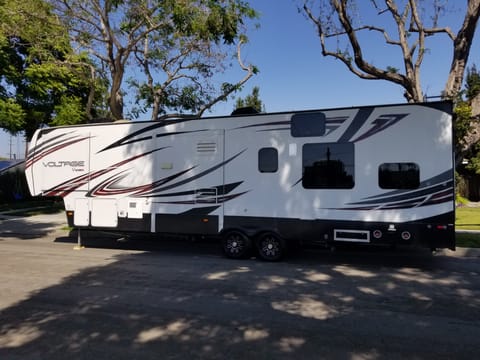 The Voltage Vacation! Towable trailer in Pismo Beach