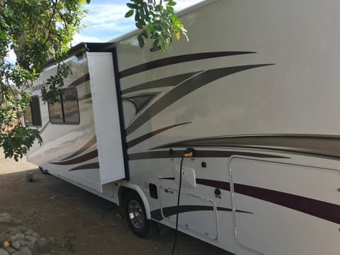 The BEST Local Class C RV for San Diego Camping! Vehículo funcional in Rancho Bernardo