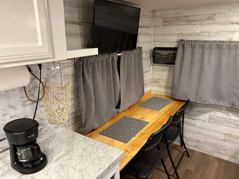 Luxurious home away from home! Towable trailer in Pueblo West