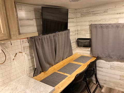 Luxurious home away from home! Towable trailer in Pueblo West