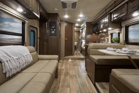 2018 Chateau 31E Bunkhouse 5 TV's Drivable vehicle in Kettering