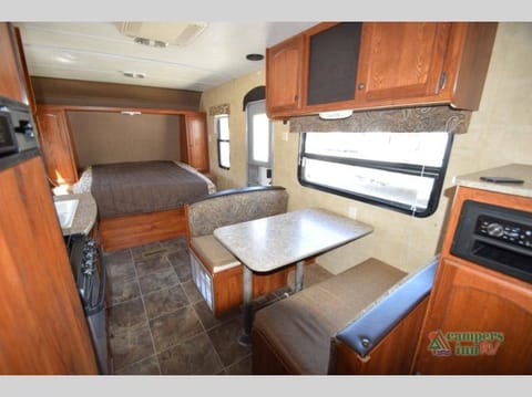 2013 Keystone RV Hideout 210LHS Towable trailer in Johns Creek