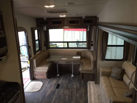 2017 Wildcat 250RDX Towable trailer in Lake Oswego