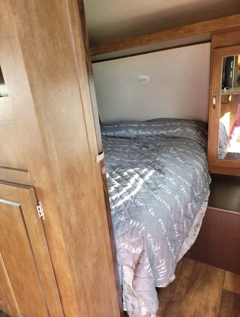 2017 salem cruise 27 ft Towable trailer in Kittitas County