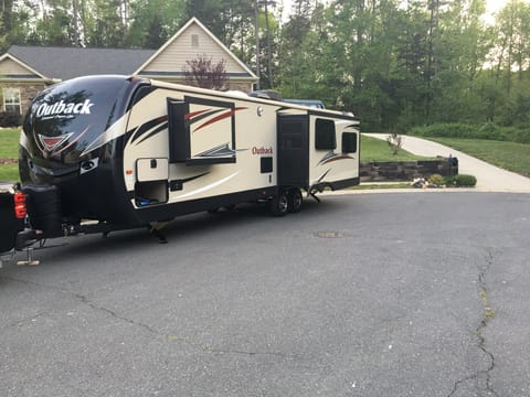 2018 Outback Superlite Towable trailer in Rock Hill