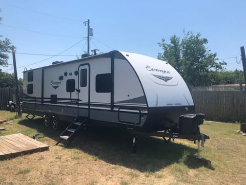 2019 Forest river Surveyor Towable trailer in Lake Lewisville