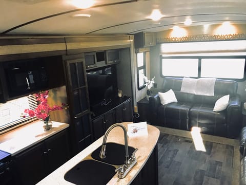 2017 Keystone Premier  30RIPR Towable trailer in Rancho Cordova