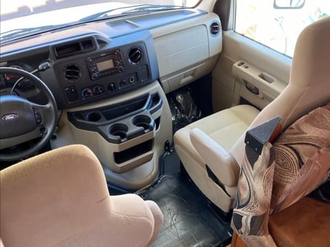 Roadies RV Rental Veicolo da guidare in Bakersfield