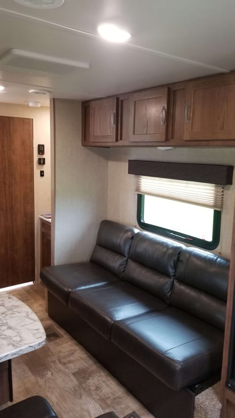 Scotian RV of Maine- 2019 Innsbruck 275 FBG Towable trailer in Bangor