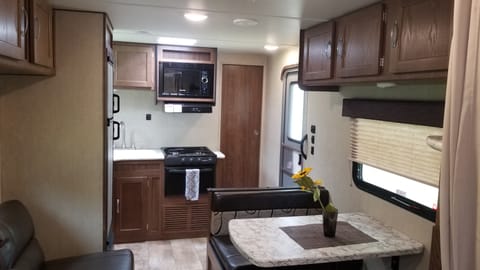 Scotian RV of Maine- 2019 Innsbruck 275 FBG Towable trailer in Bangor