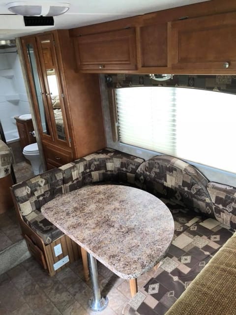 SUPER CUTE MINI RV! Sleeps 6! Gulf Stream Conquest Drivable vehicle in Taneytown