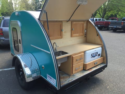 Tiny Teardrop-Big Adventure! Towable trailer in Eugene
