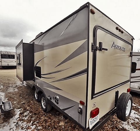 2016 Dutchman Aerolite 204ES Towable trailer in Lansing