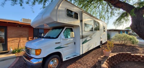 Nice RV for Your Next Great in State Adventure! Drivable vehicle in Tucson