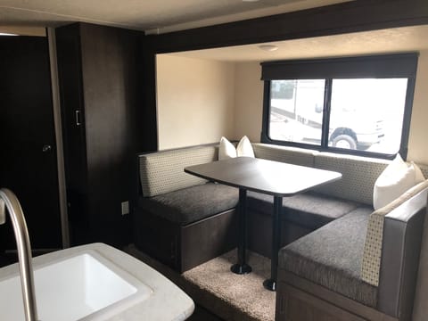 2018 Forest River Salem Cruise Lite 241 BHXL Ziehbarer Anhänger in Costa Mesa