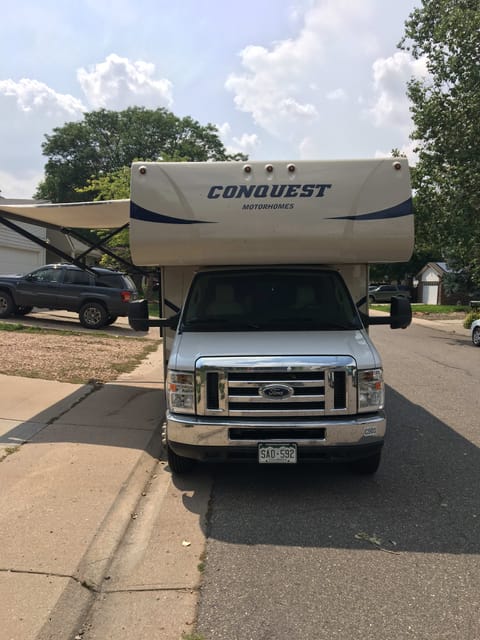 32ft class C with Bunk beds and LEVELING JACKS!! Drivable vehicle in Westminster