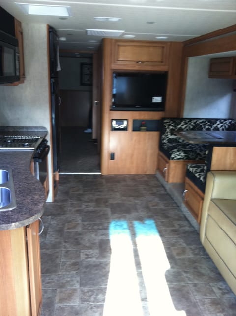 Sleeps 7 2011 Fleetwood Bounder 34B Bunk model Véhicule routier in Menifee