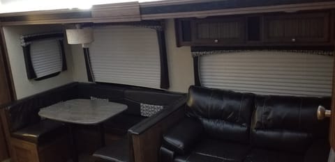 2018 Pioneer Pi322 Towable trailer in Sebring