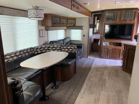 Family friendly bunkhouse with so much included! Towable trailer in Kissimmee