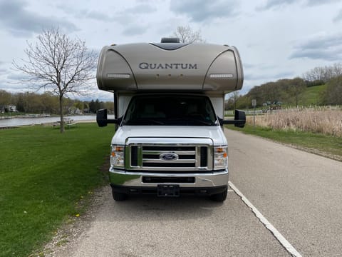 2018 Thor Motor Coach Quantum RQ29 Vehículo funcional in Fox River Grove