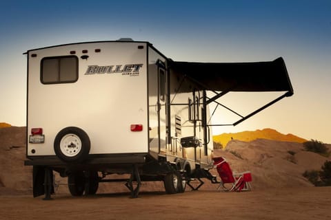 BEAUTY AND THE BULLET (2019 Keystone Bullet) Towable trailer in Santa Clarita