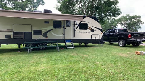 2019 Keystone RV Cougar Half-Ton Series 29BHS Towable trailer in Kenosha