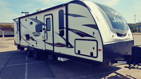 Glamping Queen, I Jayco White Hawk 28DSBH Towable trailer in Saint Louis Park