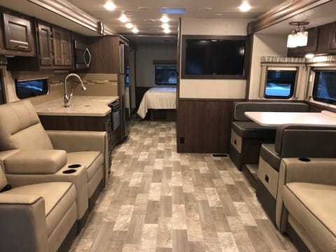 2019 Class A 35 ft Coachmen Mirada Drivable vehicle in Eastvale