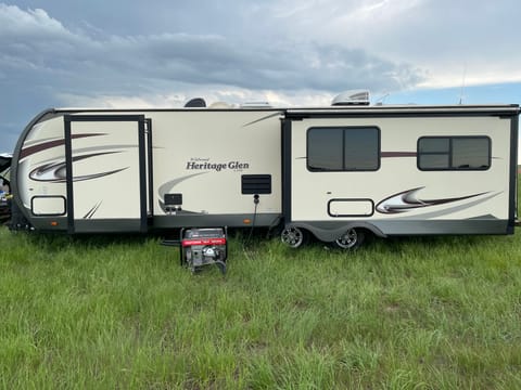 2016 Forest river Heritage glen 299re Towable trailer in Cheyenne