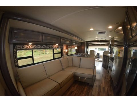 Winnebago Vista LX 35F/Two Bathrooms, 1200W SOLAR Drivable vehicle in Eastvale