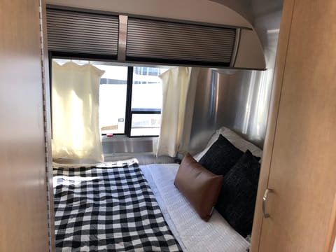 “Moonwalk” 16' Airstream with Solar -Ready to Go- Rimorchio trainabile in Scotts Valley