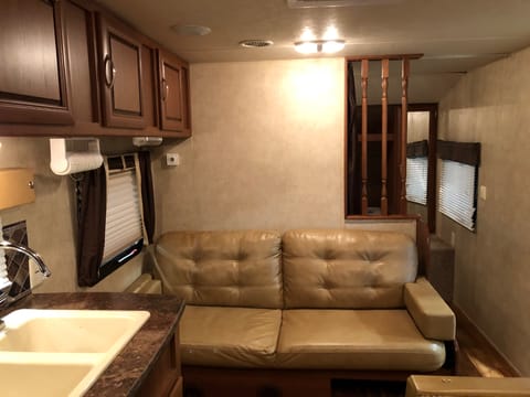 Northeast Indiana Camping! 2015 Forest River Wildwood X-Lite, sleeps 5 ~ 101 Lakes Steuben Co. Towable trailer in Hamilton