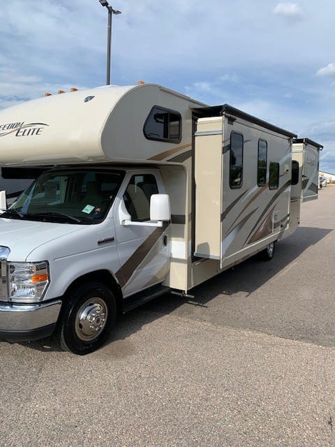 2017 Thor Motor Coach Freedom Elite 29FE Drivable vehicle in Thornton