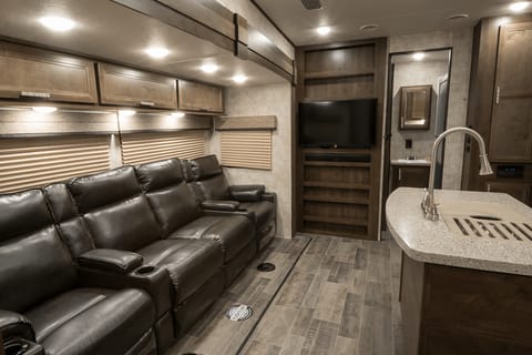 New 35’ Luxury Trailer w/ 2 Bdrms, 3 TVs + More! Towable trailer in San Clemente