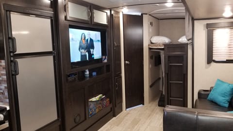 2019 Coachmen Spirit 2963BH Ziehbarer Anhänger in Suffolk