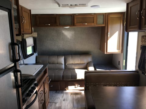 2018 Keystone Springdale Towable trailer in Apple Valley