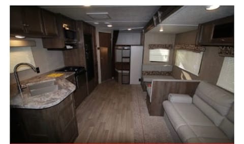 Modern Bunkhouse Trailer in Scenic Southern Utah Towable trailer in Kanab