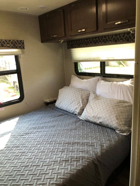 2019 Jayco Redhawk 31 XL Drivable vehicle in Pinellas Park