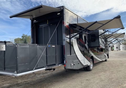 Enjoy camping in this ship of your imagination! Drivable vehicle in Erie