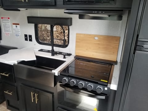 2021 Forest River RV Cherokee Grey Wolf Black Label 25RRTBL Remorque tractable in Eastvale