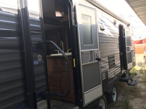 2016 Springdale 28 ft Towable trailer in Saratoga